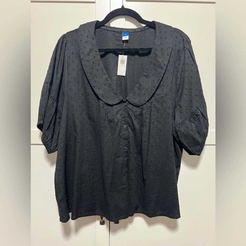 Old Navy Textured Top with Peter Pan Collar